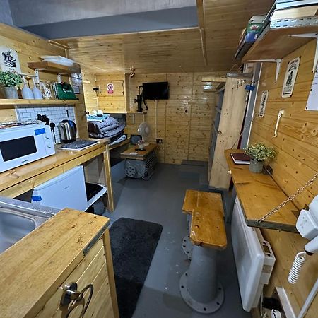 The Old Water Pumping Station Quirky Underground Hobbit House Apartamento Penzance Exterior foto