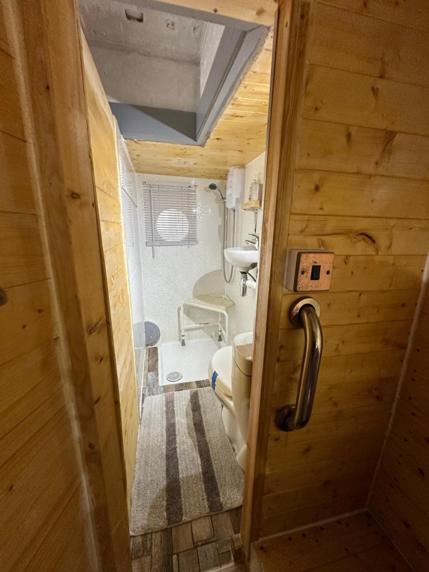 The Old Water Pumping Station Quirky Underground Hobbit House Apartamento Penzance Exterior foto